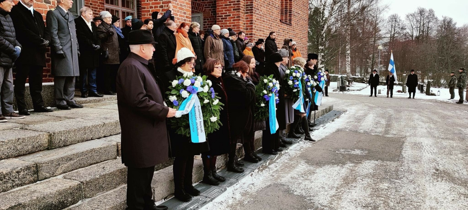 Seppele kirkon rappusilla Seppele kirkon rappusilla